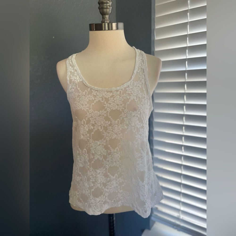 Iris Basic white floral lace tank top size medium sleeveless cami camisole comfy - Picture 10 of 10